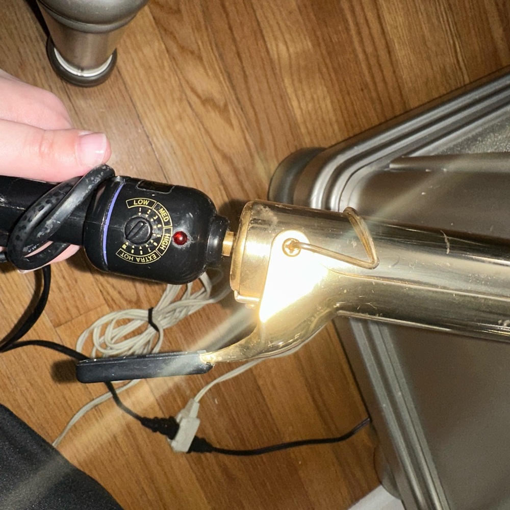 4 Piece Hot Tools & Bed Head Hair Styling Tools - Picture 6 of 10